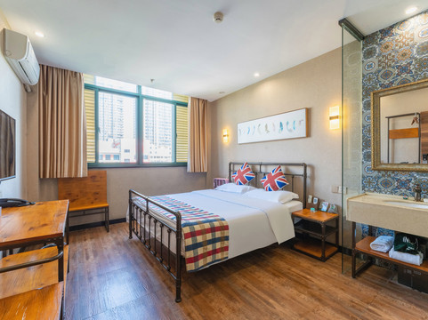 诺威假日酒店主图