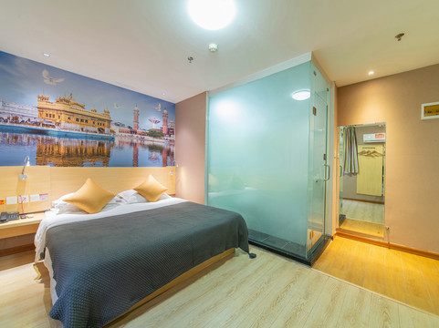 悦枫酒店(高州高凉西路汽车站店)