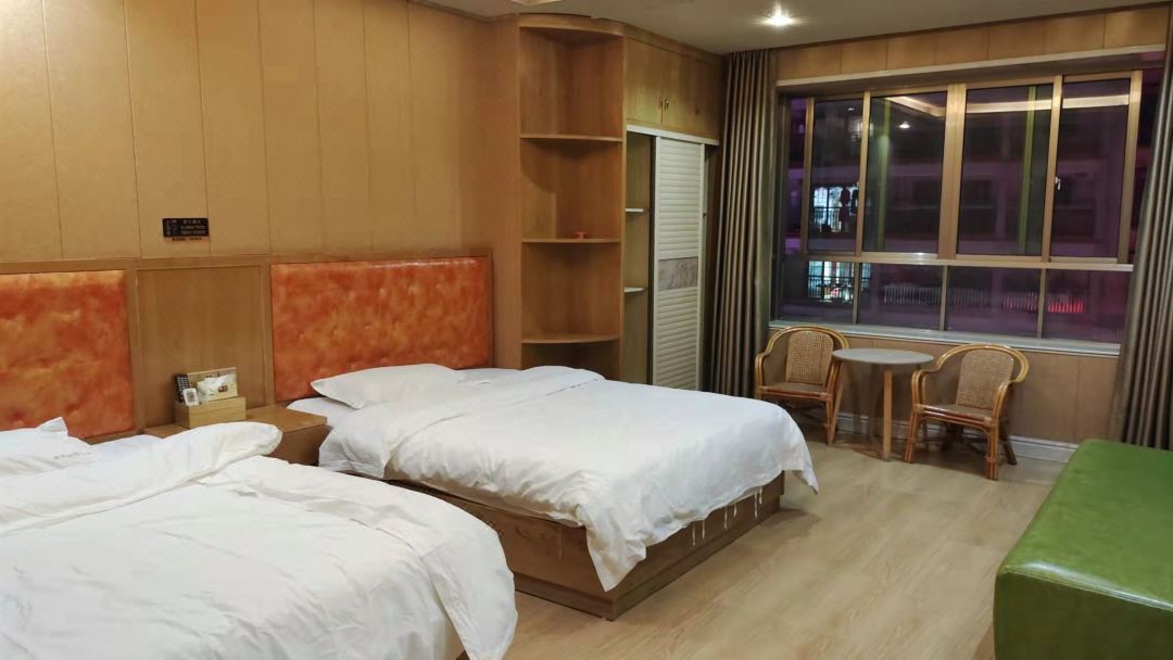 Zilong Hotel