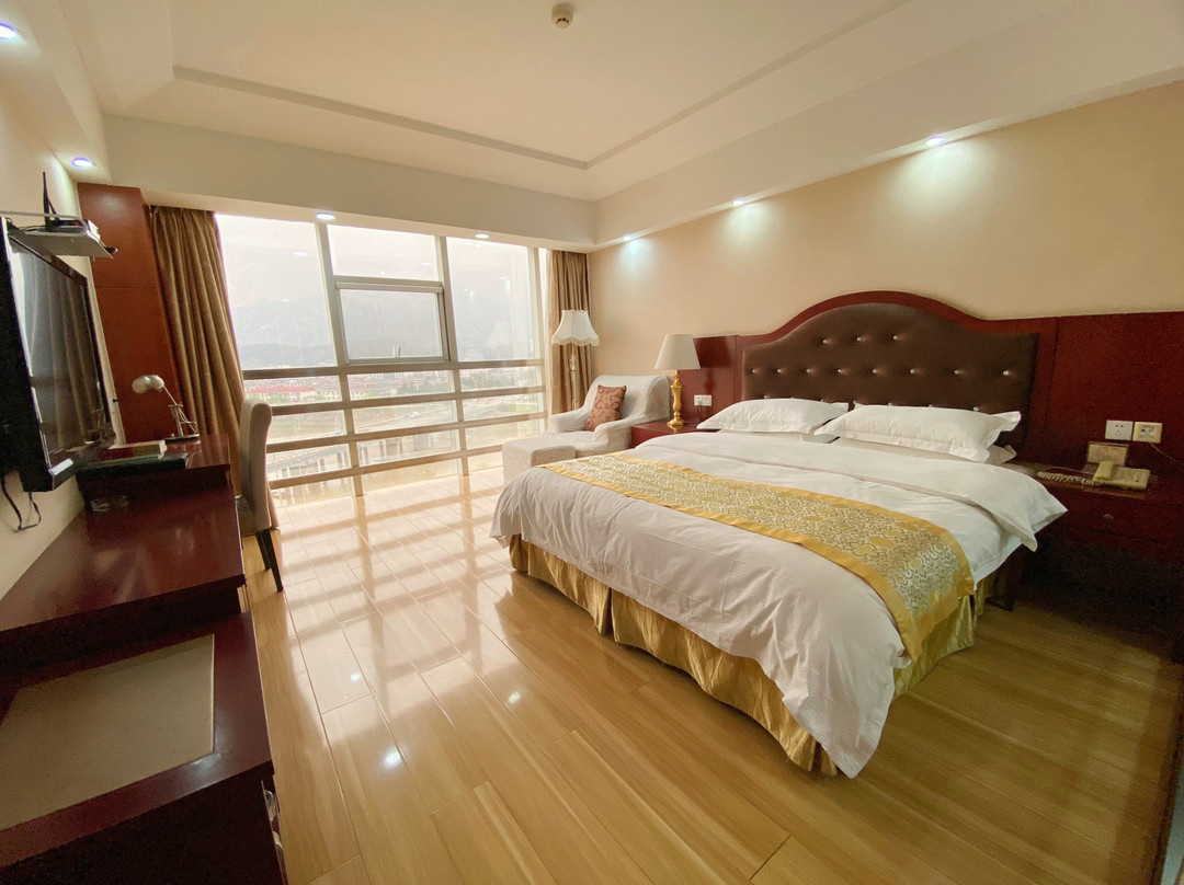 鑫海湾国际酒店（新县火车站店）