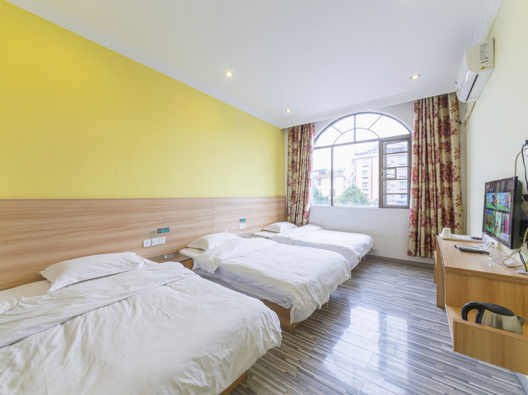 白云宾馆（平南城湖路中心广场店）