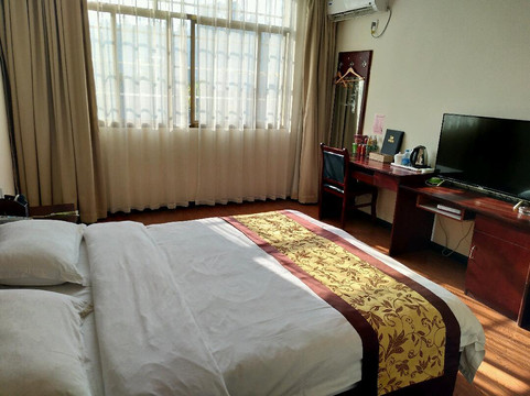 岑巩银河假日酒店