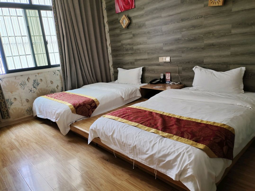 Jishou Runyuan Theme Hotel