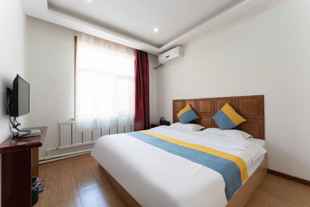 Jiamusi Number Nine Hotel (Railway Station Central Hospital)
