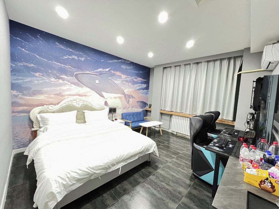 Free People E-sports Hotel