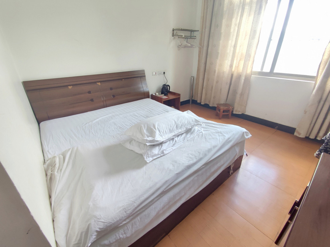 华宁鸿秀客栈