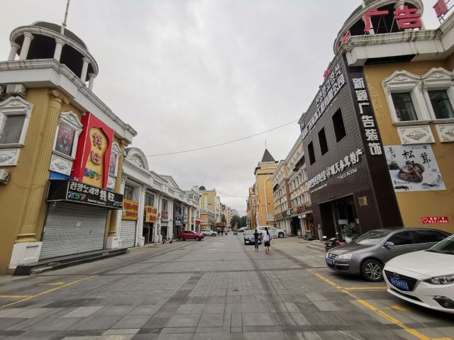 欧式街自喝啤酒广场旅行图片 2