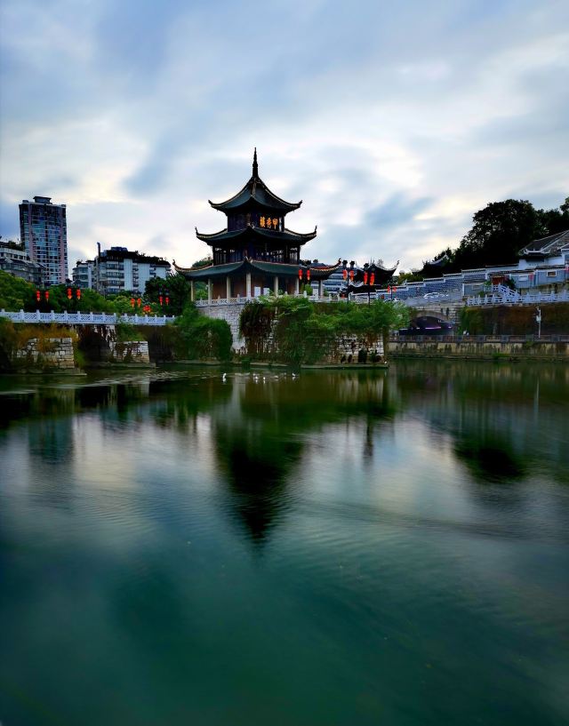 甲秀广场旅行图片 3