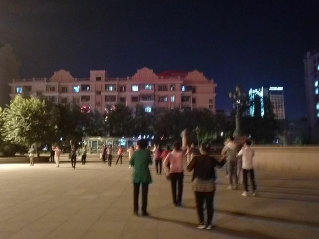 青年广场旅行图片 4