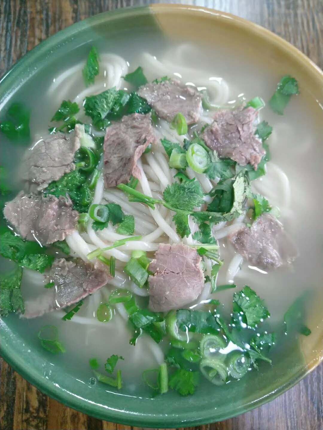 美味牛肉汤麻辣烫餐厅图片