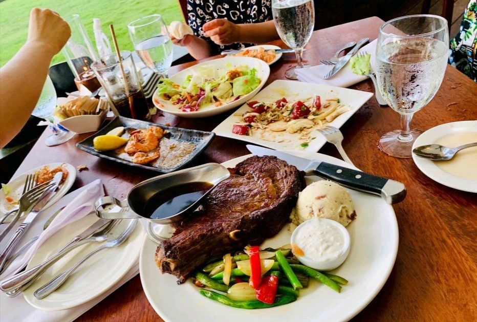 Haleiwa Joe's At Haiku Gardens