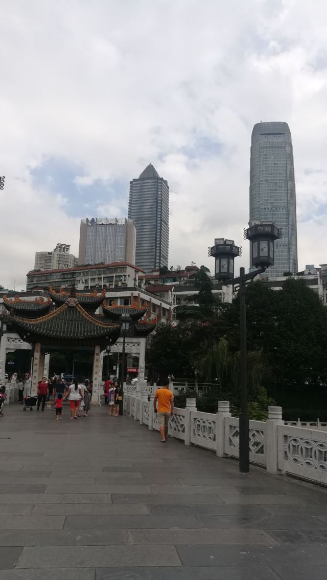 甲秀广场旅行图片 3