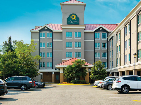 温哥华机场拉昆塔酒店