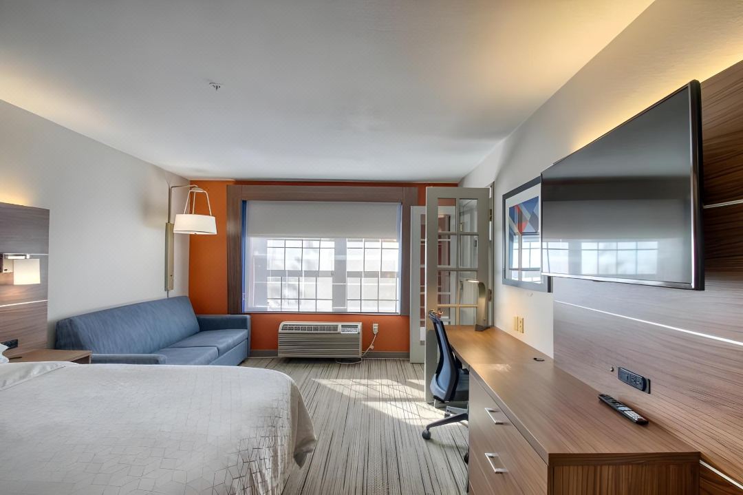 ฮอลิเดย์ อินน์ เอ็กซ์เพรส โรงแรม & สวีทส์ ออชคอช บาย IHG