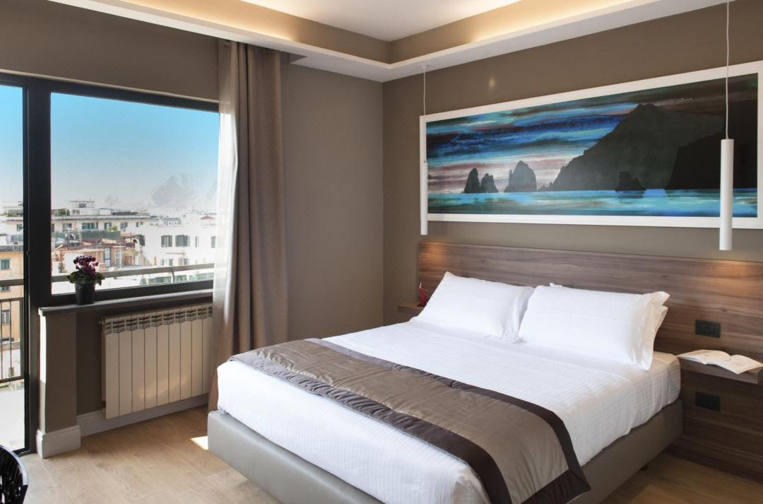 7th Floor Suite