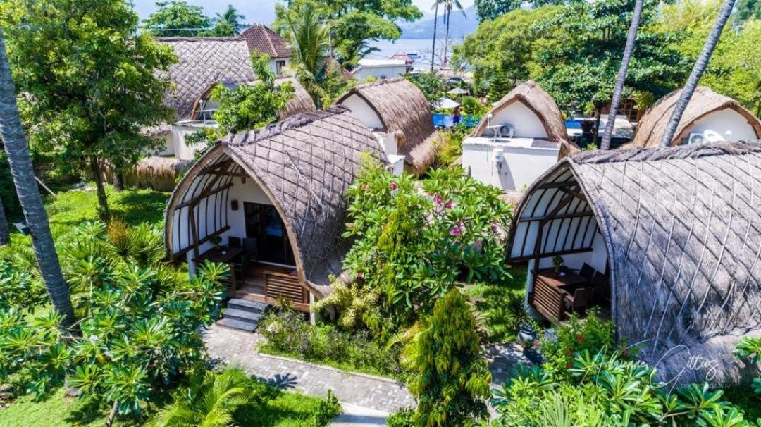 Oceans 5 Dive Resort