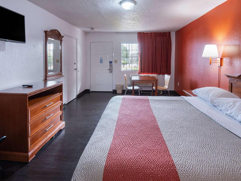 Wetumpka酒店住宿-Motel 6   Coliseum