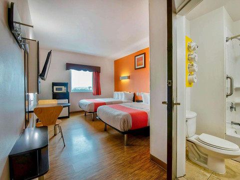 Nava Municipality酒店住宿-Motel 6 Eagle Pass Lakeside