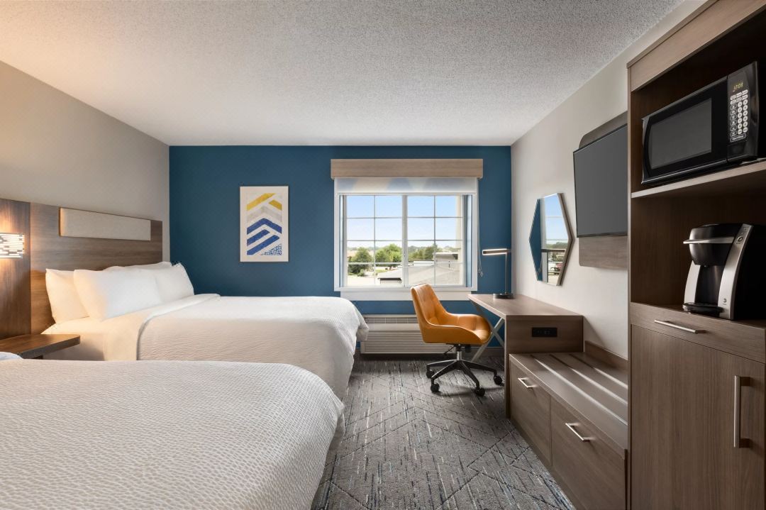 Holiday Inn Express 草地滾球場