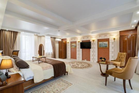 斯比尔斯克坡德维烈酒店-官方