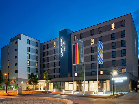 Wessling酒店住宿-Courtyard Oberpfaffenhofen Munich South