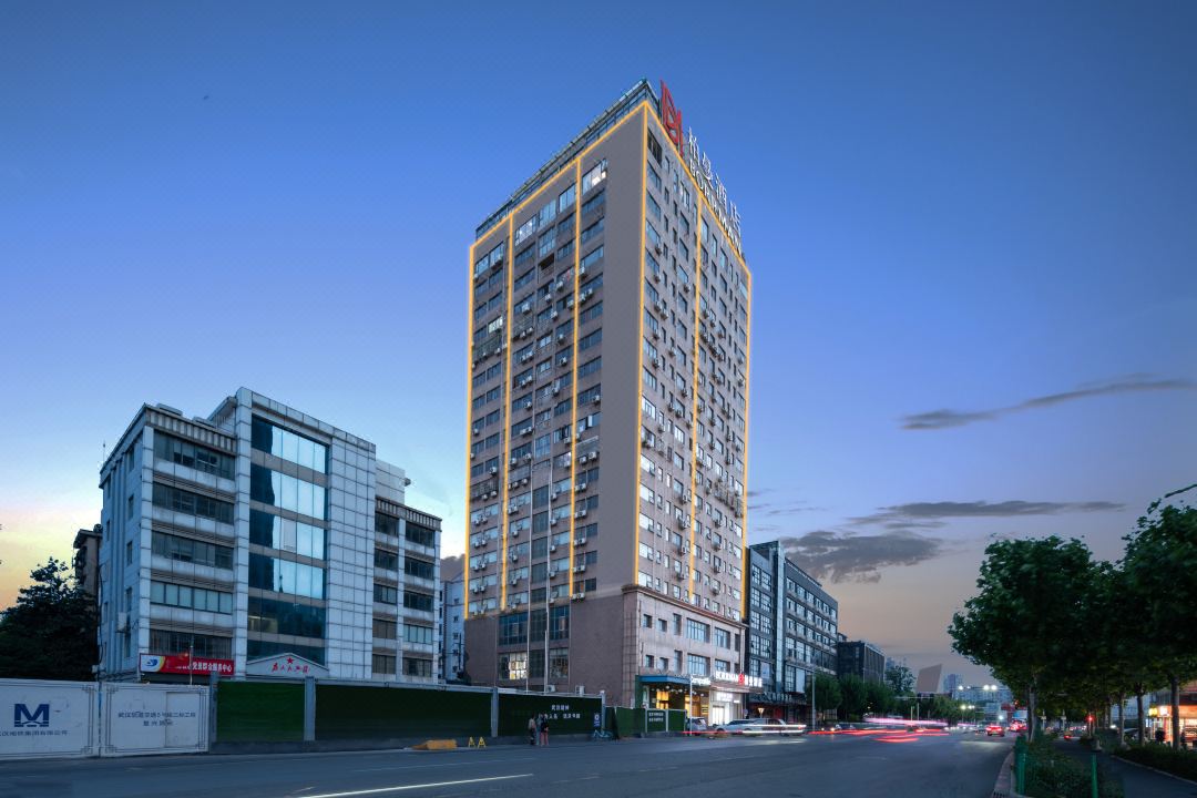 Borrman Hotel (Wuhan Huanghelou Fuxing Road Subway Station)