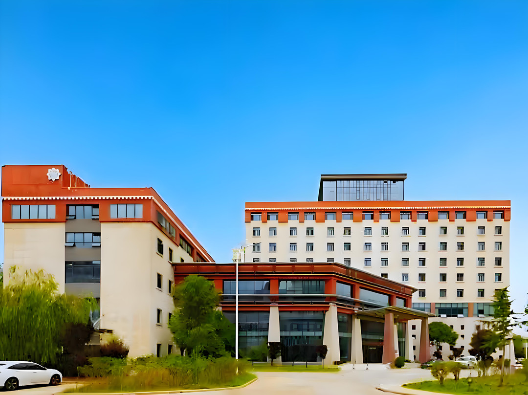 拉萨空港佰翔花园酒店主图