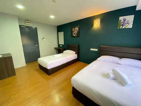 OYO 89912 Jma Ferringhi Beach Hotel