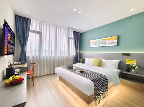 大英蓝钻主题酒店（政府广场店)