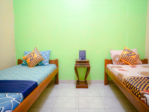 Spot On 2440 Wallet Family Residence