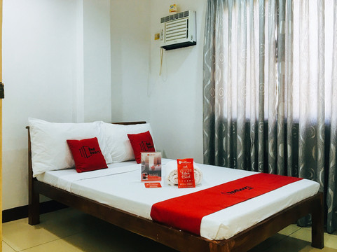 红多兹酒店@艾尔夸尔托SRP塔里萨伊酒店