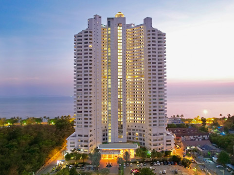 富拉玛乔木提恩海滩酒店