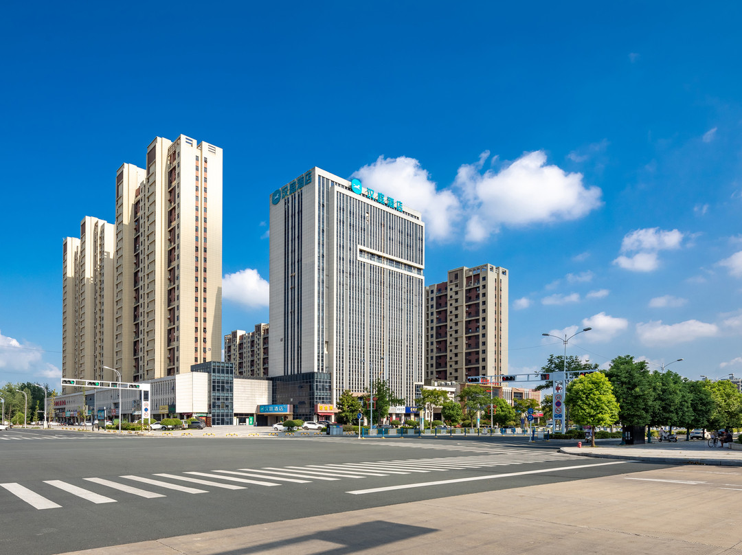 汉庭酒店(信阳罗山体育馆店)