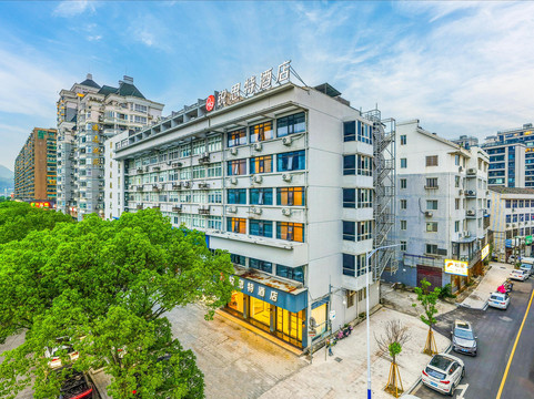 锐思特酒店(平阳昆阳人民路店)