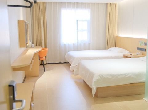 如家旗下·UP华驿智旅酒店(辛集皮革城市府大街店)