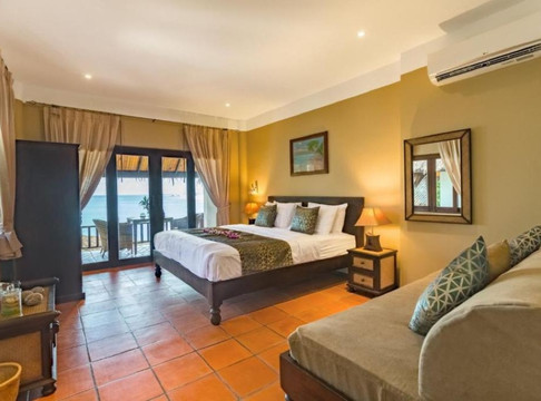 超越蓝色地平线度假酒店