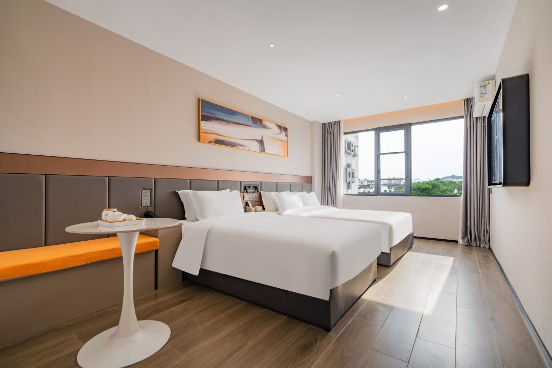 CLoud Hotel (Lu Xun Hometown)