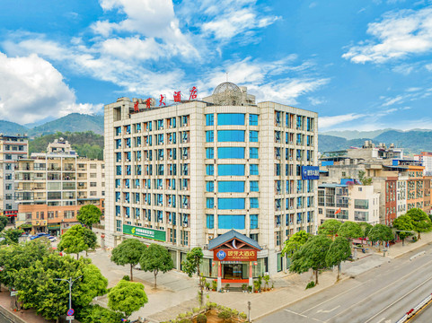 富宁坡芽大酒店