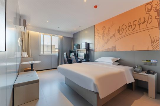 Chengxiaowo E-Sports Hotel (Quanjiao Aokang Pedestrian Street Branch)