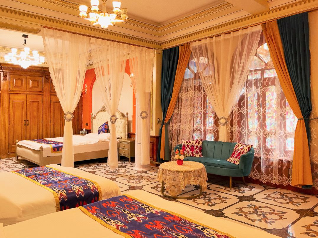 Silk Road Flowers Homestay (Century-old Teahouse Branch in Kashgar Old Town Scenic Area)