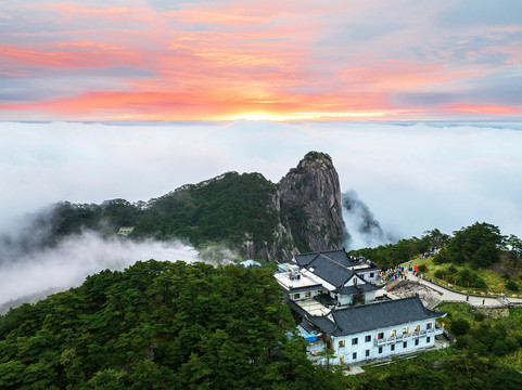 黄山白鹅山庄主图