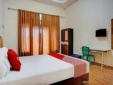 Oyo 91842 Tahesa Guesthouse Syariah