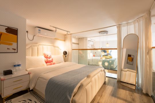 Shanhaiqing · Ins-style Light Luxury Duplex Designer Homestay