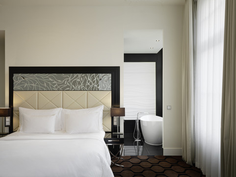 斯坦广场傲途格精选酒店