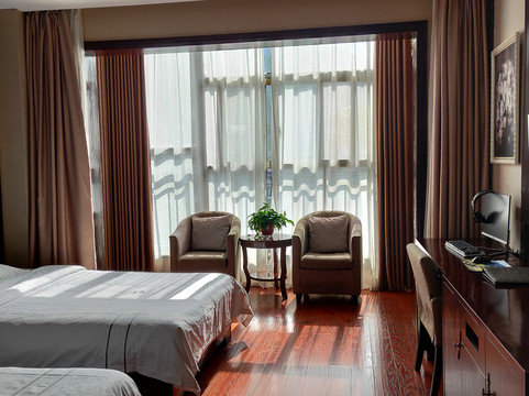 Lucheng Garden Theme Hotel