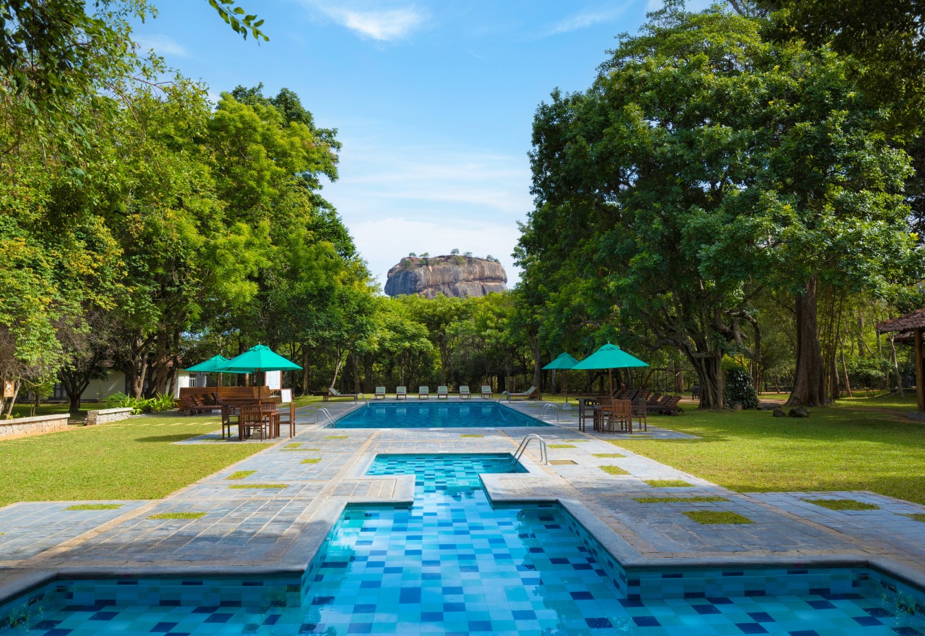 锡吉里耶酒店-官方