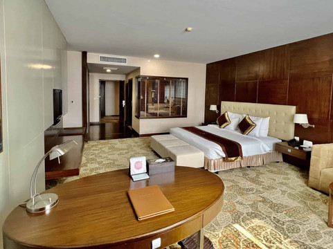 边和市酒店住宿-Aurora Hotel Plaza