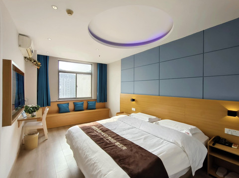 速8酒店镇江江苏大学欧尚超市店