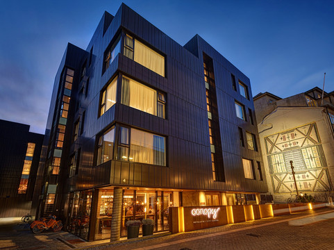 林冠希尔顿雷克雅未克市中心酒店