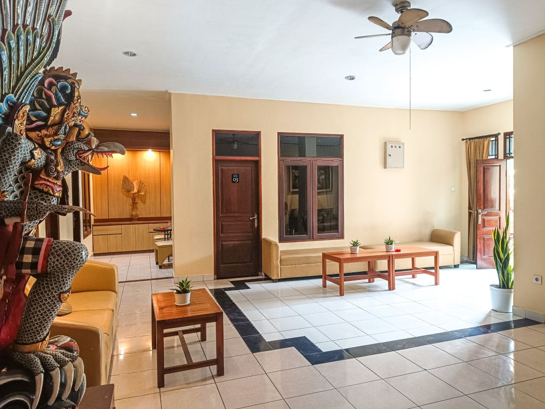 Miraa Guest House & Resto